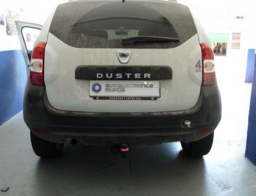 Instalación de Enganche de Remolque en Dacia Duster