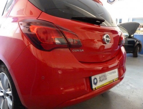 Instalación de Láminas Solares y Sensores de Aparcamiento en Opel Corsa