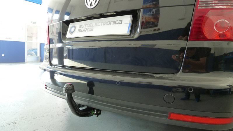 Instalación de Enganche de Remolque y Manos Libres en Volkswagen Touran
